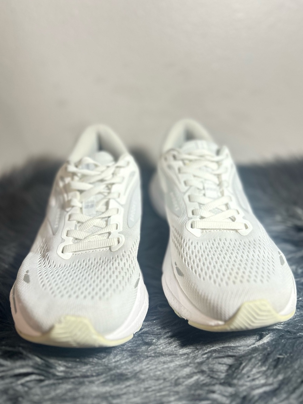 Brooks Brooks Adrenaline GTS 23 Women's Cream Running Sneakers Size 8.5 - Picture 4 of 10